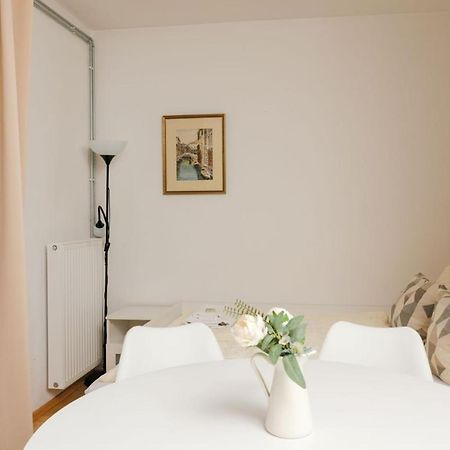 Apartment Zentral Direkt An U-Bahn Station Wien Eksteriør billede