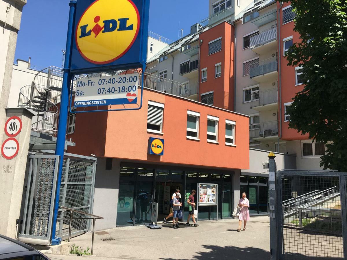 Apartment Zentral Direkt An U-Bahn Station Wien Eksteriør billede
